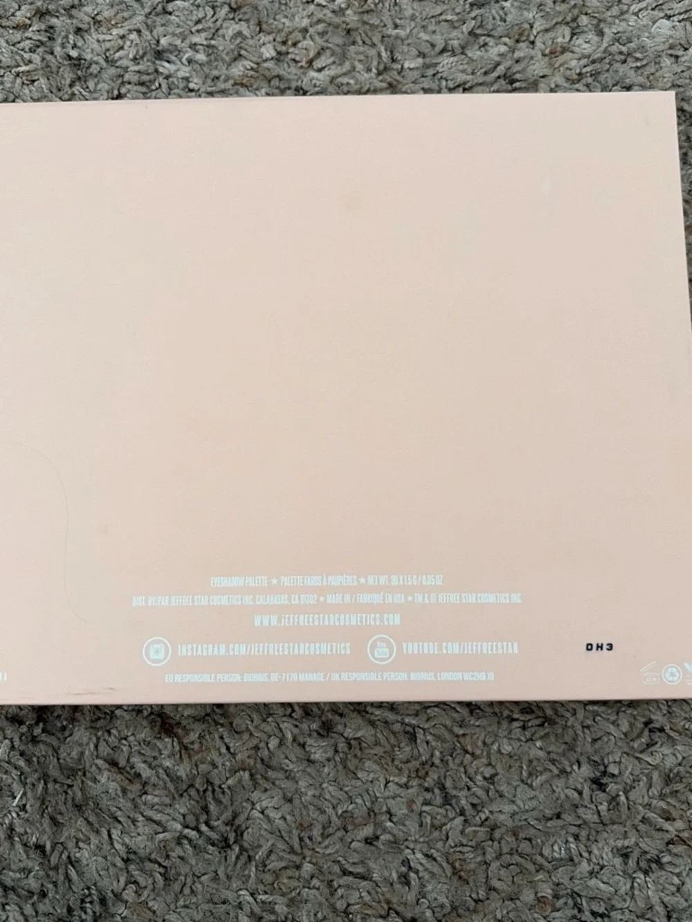 Jeffree Star Orgy Eyeshadow Palette - White with Pink Accents